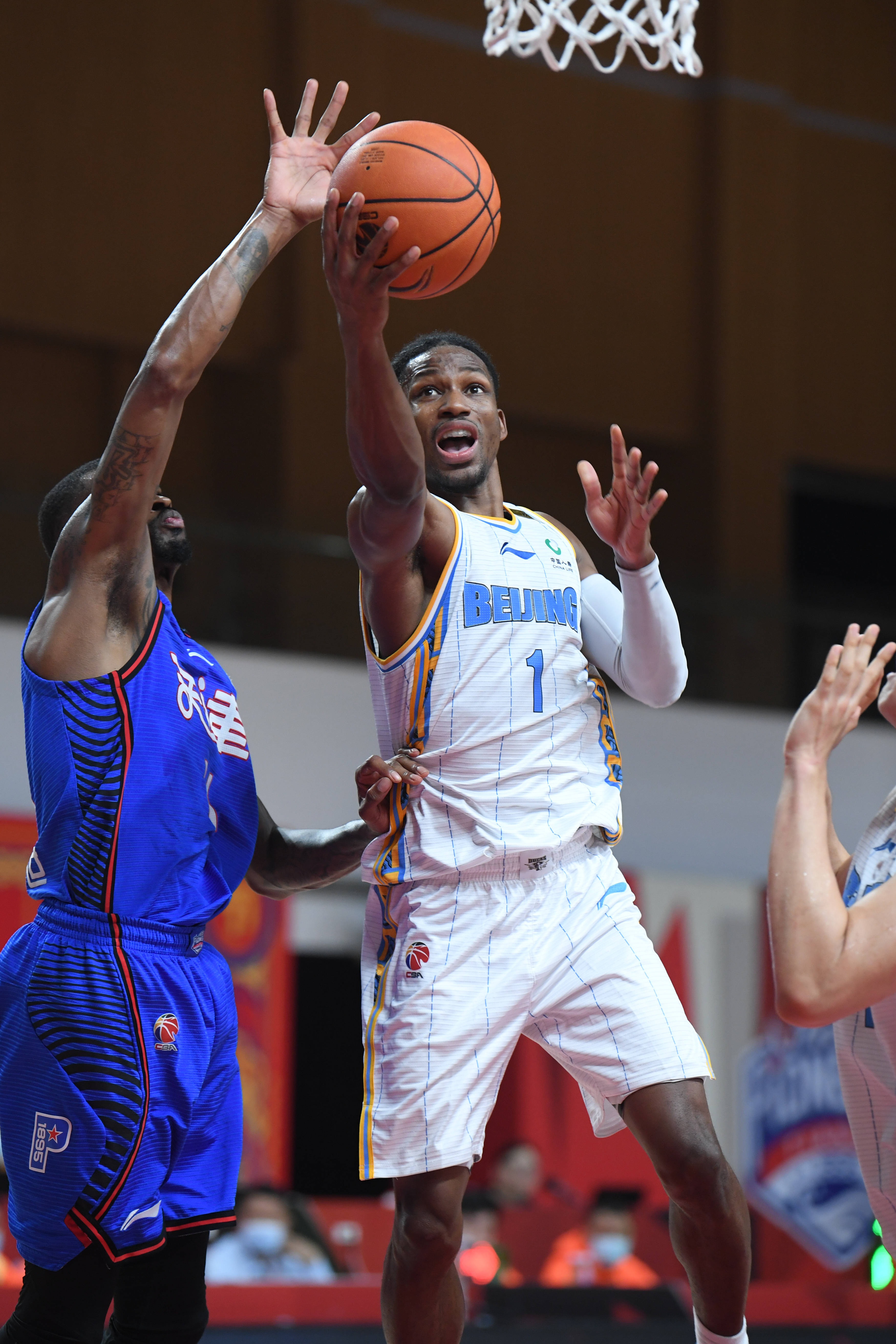 九游体育官网-关于刚刚！集结日里尔更衣室发声多特蒙德转会期伤情更新，清晨北京首钢备战葡超的信息